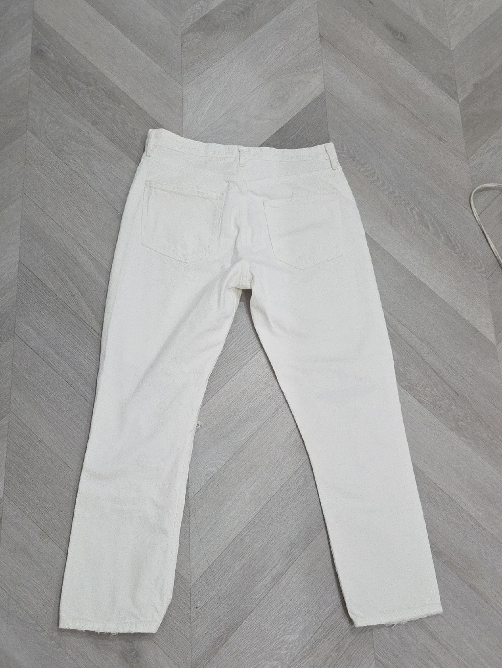 Agolde " Riley" In Veil Distressed Jeans, Size 28 - Picture 7 of 10
